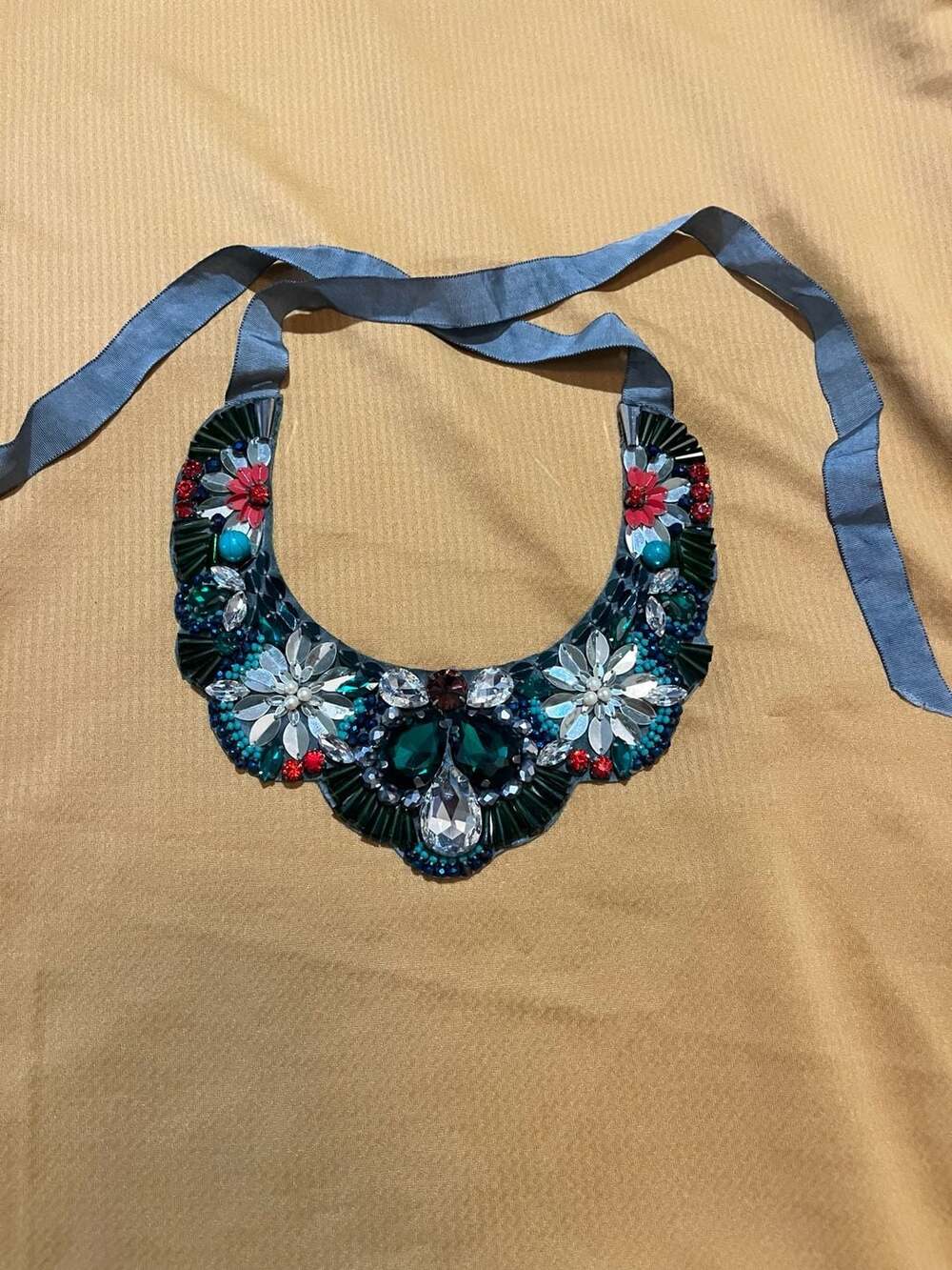 011-0030 Roberta Roller Rabbit Statement Bib Collar Necklace with Multi-Color Cr